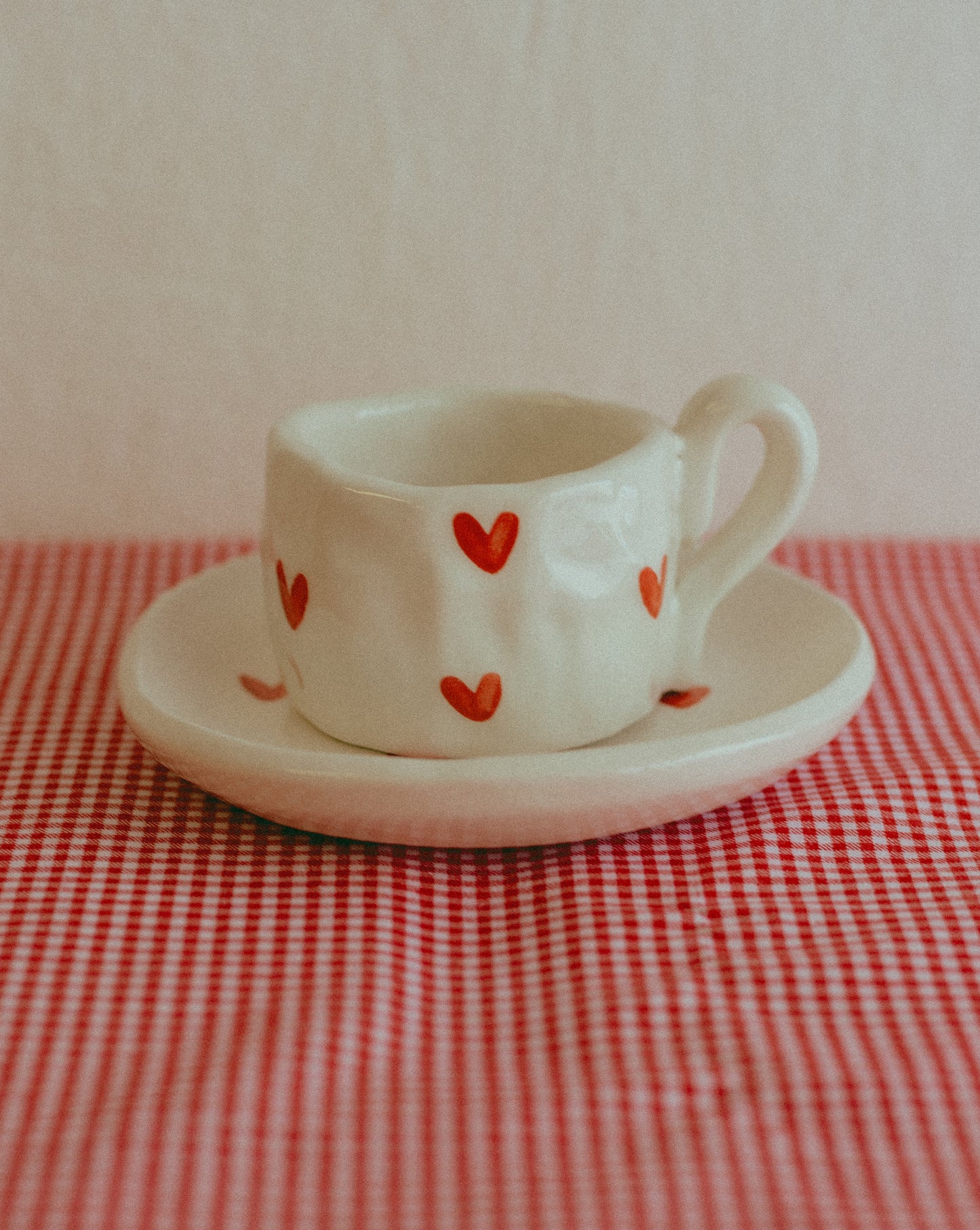 Tazzina da caffè con piattino [CUORI - BIANCO]