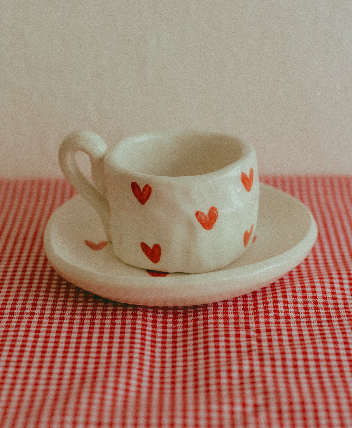 Tazzina da caffè con piattino [CUORI - BIANCO]