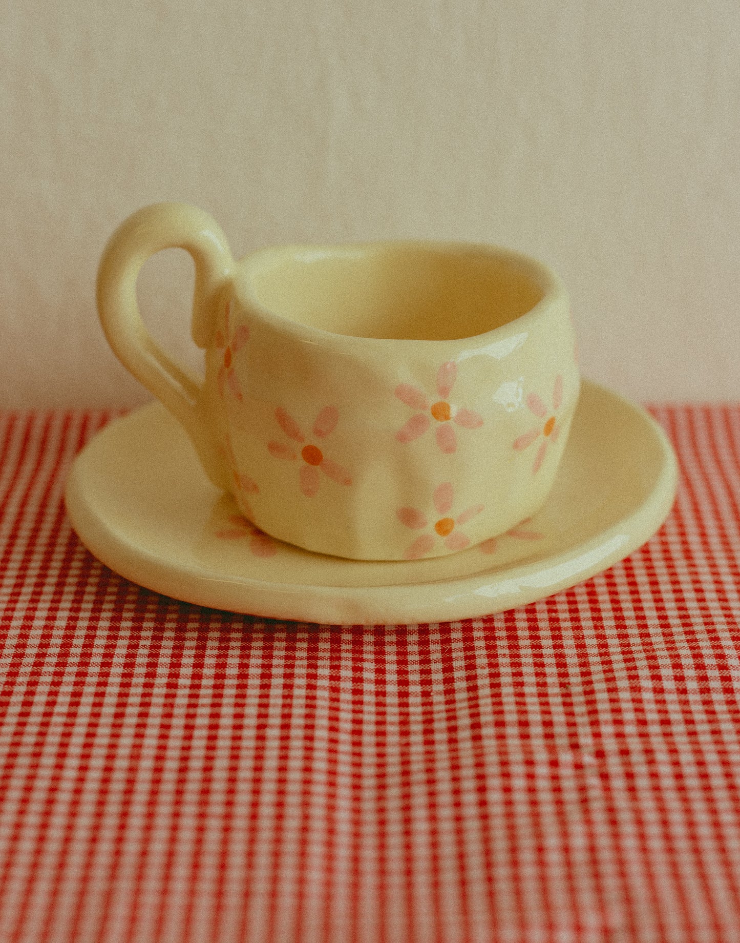 Ceramic coffee cup with matching saucer [FIORI - GIALLO]