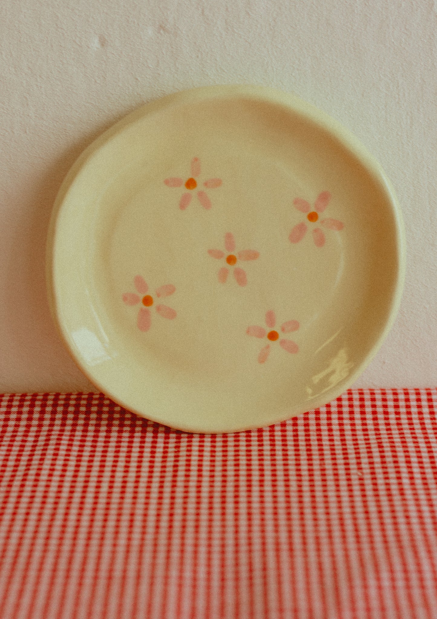 Ceramic coffee cup with matching saucer [FIORI - GIALLO]
